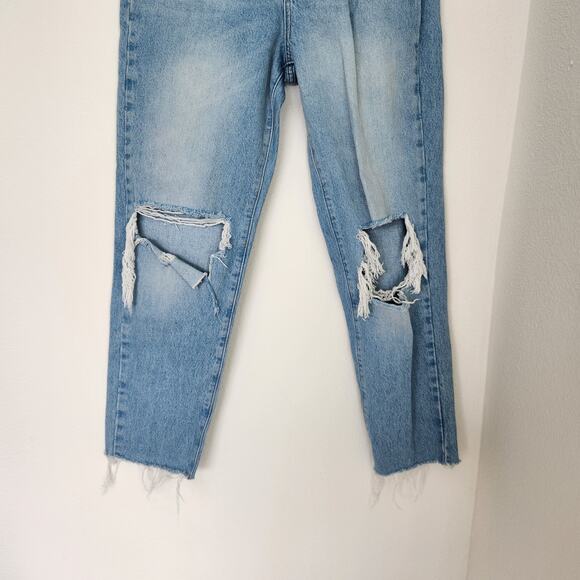 Urban Outfitters BDG Ripped Jeans Slim Straight Light Wash High Rise Cutoff 26 - Picture 3 of 8